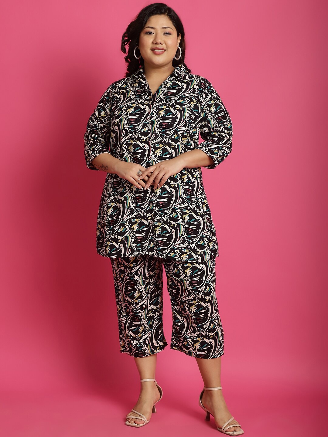 

theRebelinme Plus Size Floral Printed Shirt Collar Shirt with Capris, Black