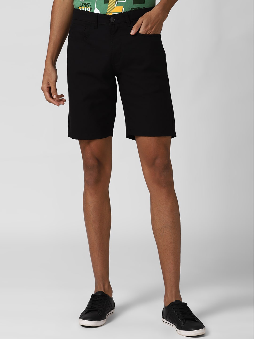 

PETER ENGLAND UNIVERSITY Men Solid Shorts, Black