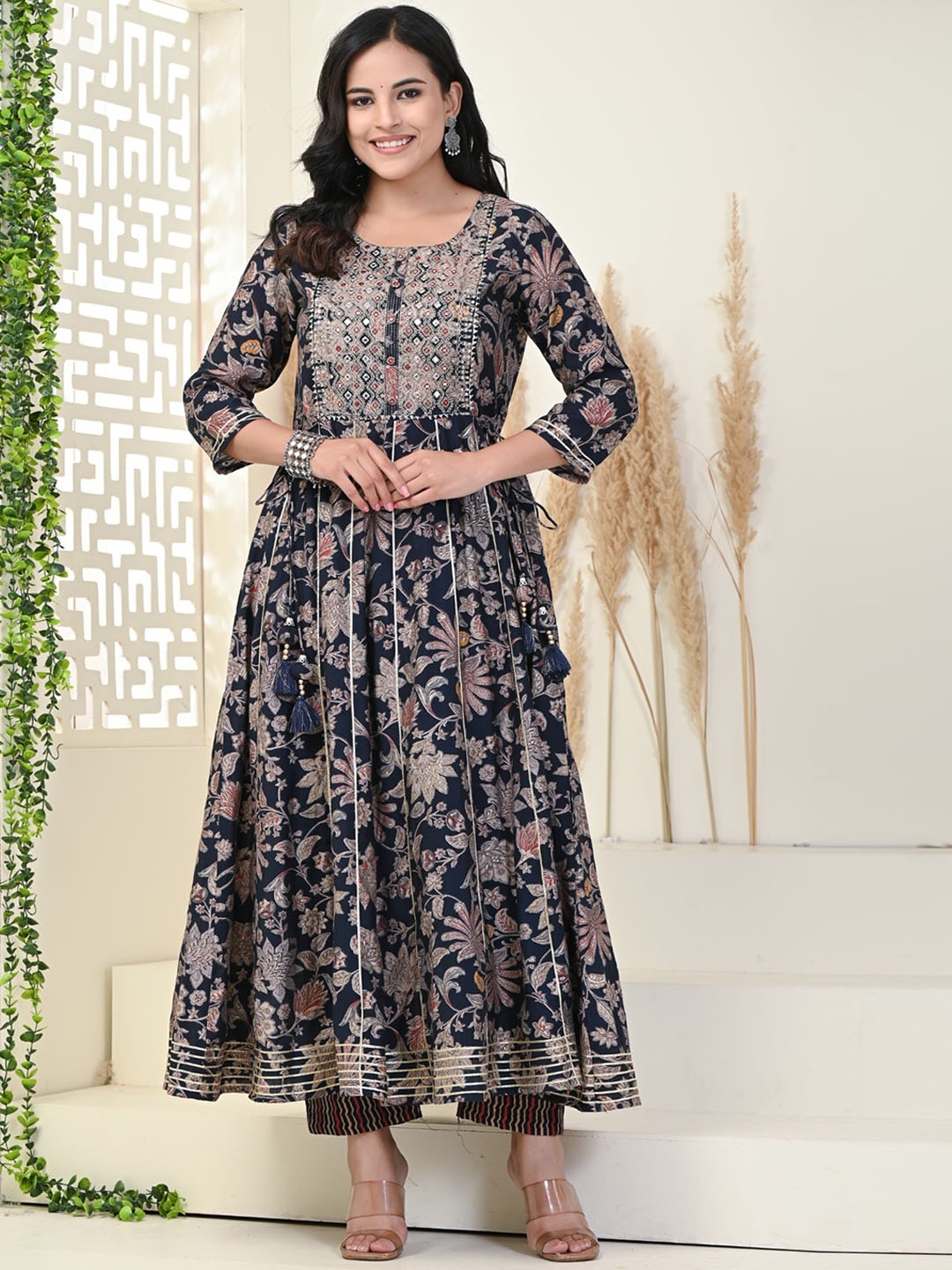 

KALINI Floral Printed Regular Pure Cotton Kurta with Trousers, Blue
