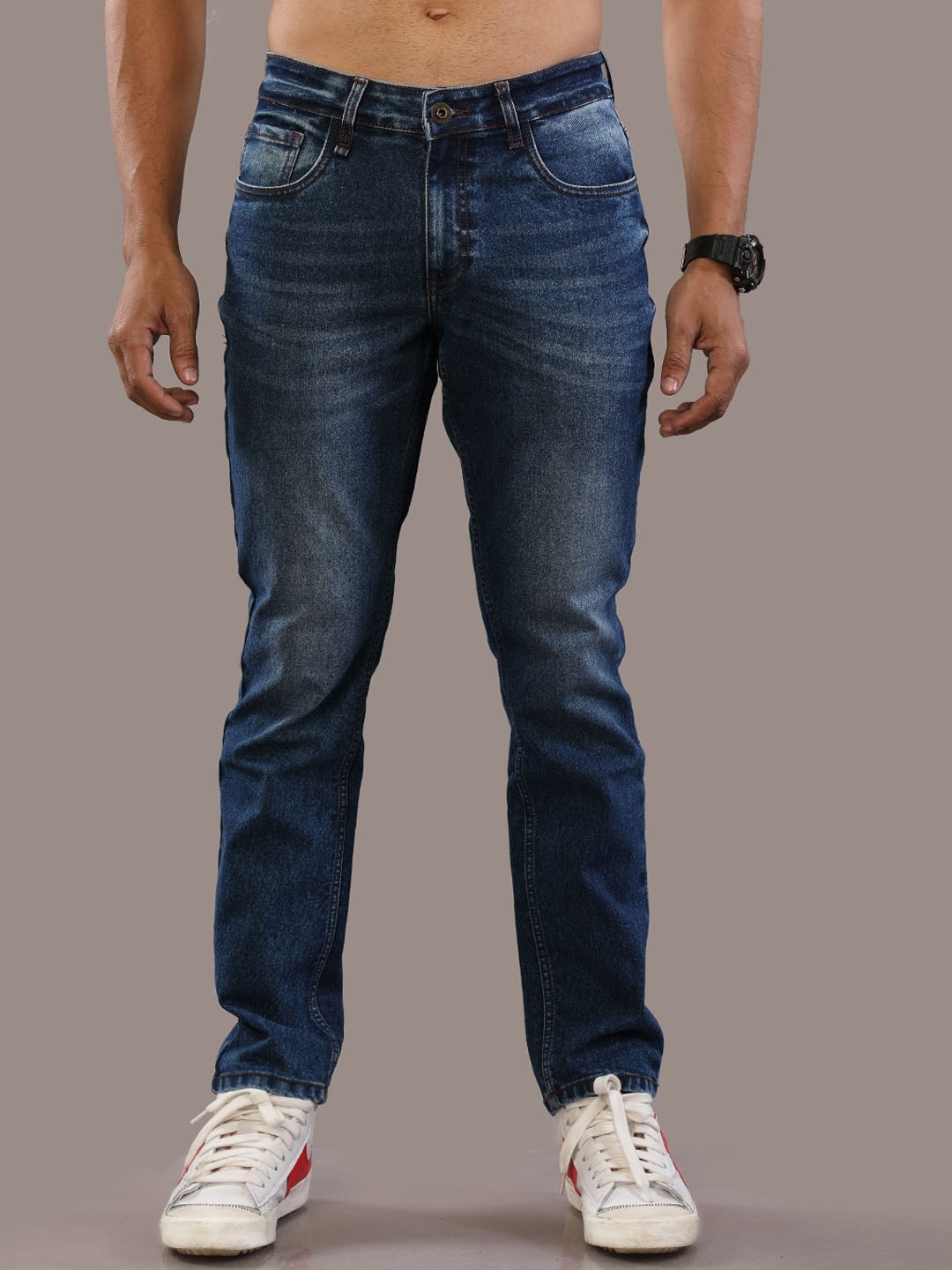 

The Roadster Lifestyle Co. Blue Men Comfort Slim Fit Light Fade Stretchable Jeans
