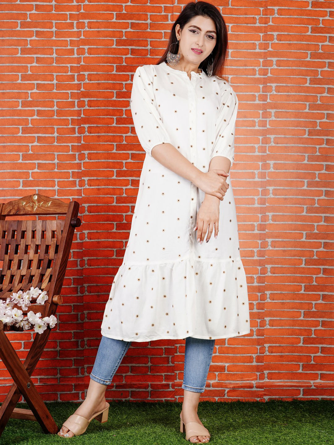 

MANOJAVA Women Ethnic Motifs Printed Mirror Work Anarkali Kurta, White