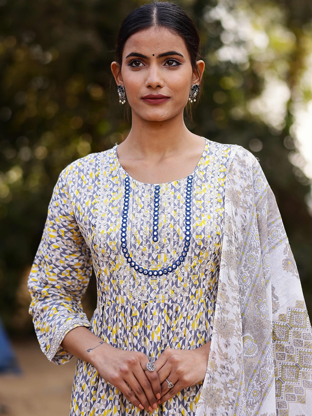

mokshi Round Neck Abstract Printed Anarkali Kurta with Trouser & Dupatta, Grey