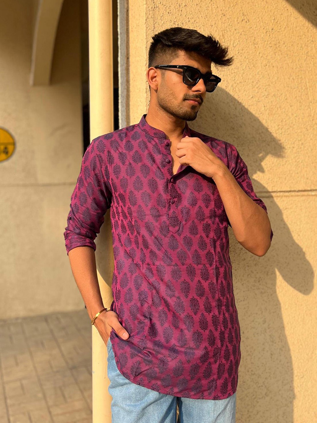 

KISAH Men Quirky Thread Work Short Kurta, Magenta