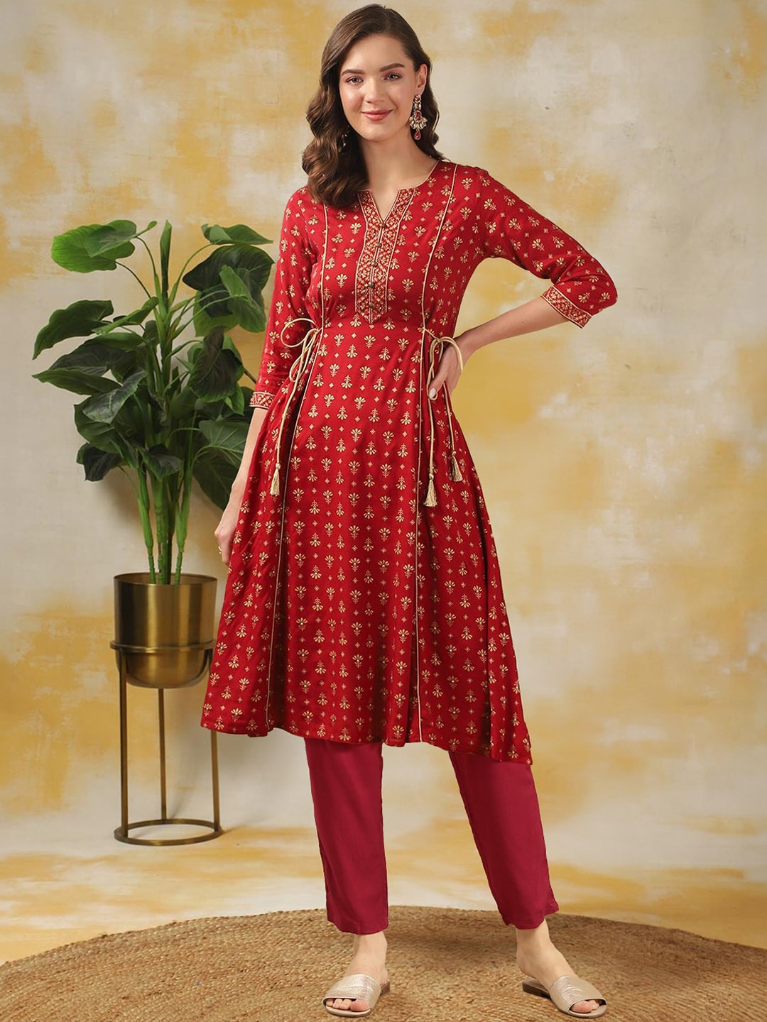

Rangita Floral Printed Notch Neck A-Line Kurta With Trousers, Maroon