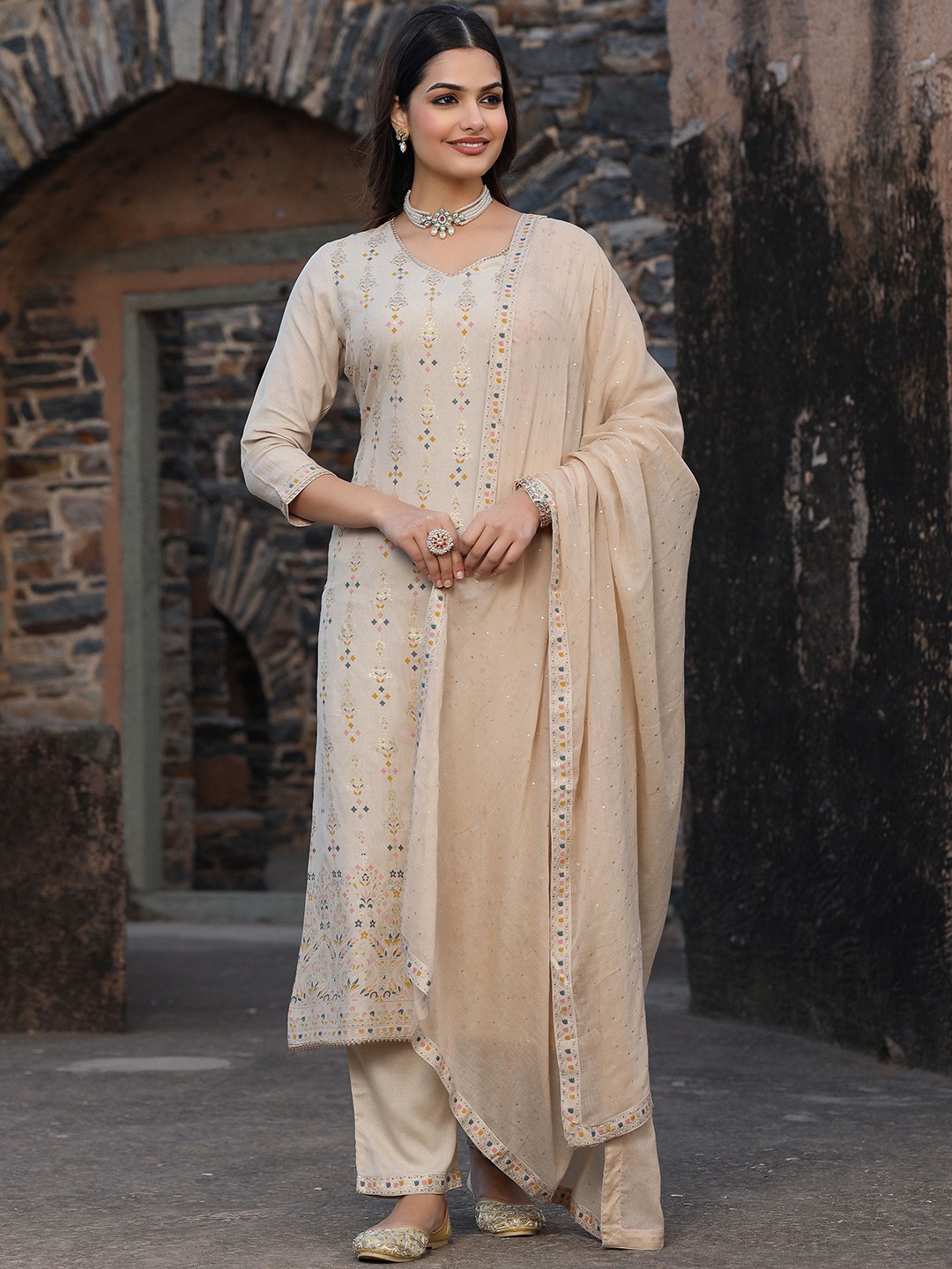 

AMIRAS INDIAN ETHNIC WEAR Floral Embroidered Straight Kurta With Palazzos & Dupatta, Beige