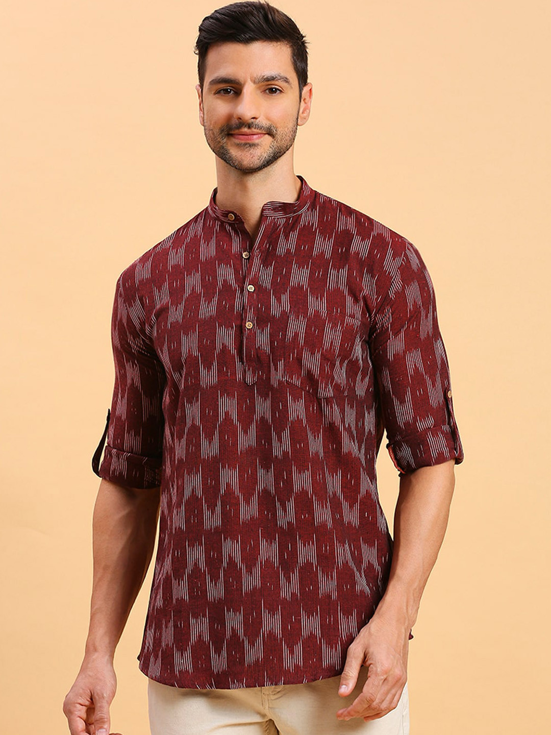 

RAJUBHAI HARGOVINDAS Men Sequinned Quirky Handloom Kurta, Maroon