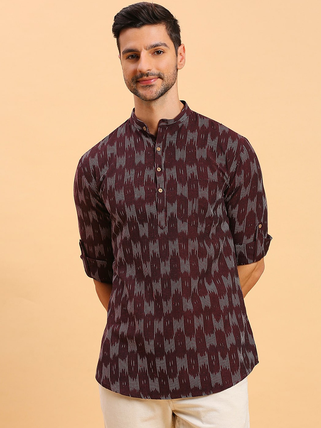 

RAJUBHAI HARGOVINDAS Men Thread Work Quirky Handloom Kurta, Purple