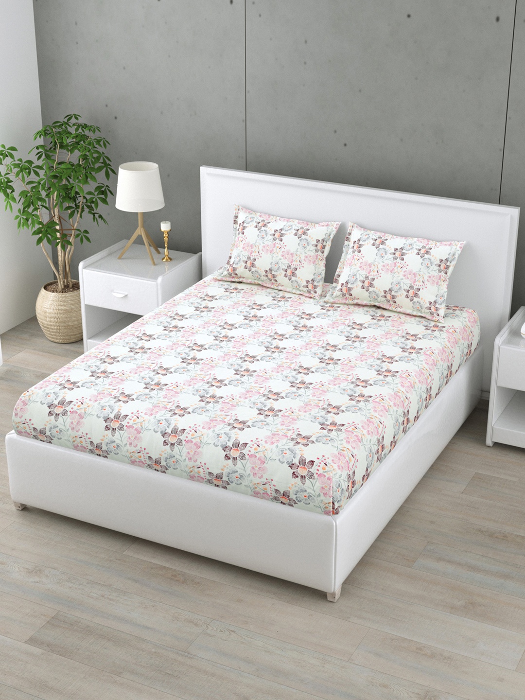 

HOME AFFAIRS Pink & White Floral Printed Cotton 160 TC King Bedsheet with 2 Pillow Covers