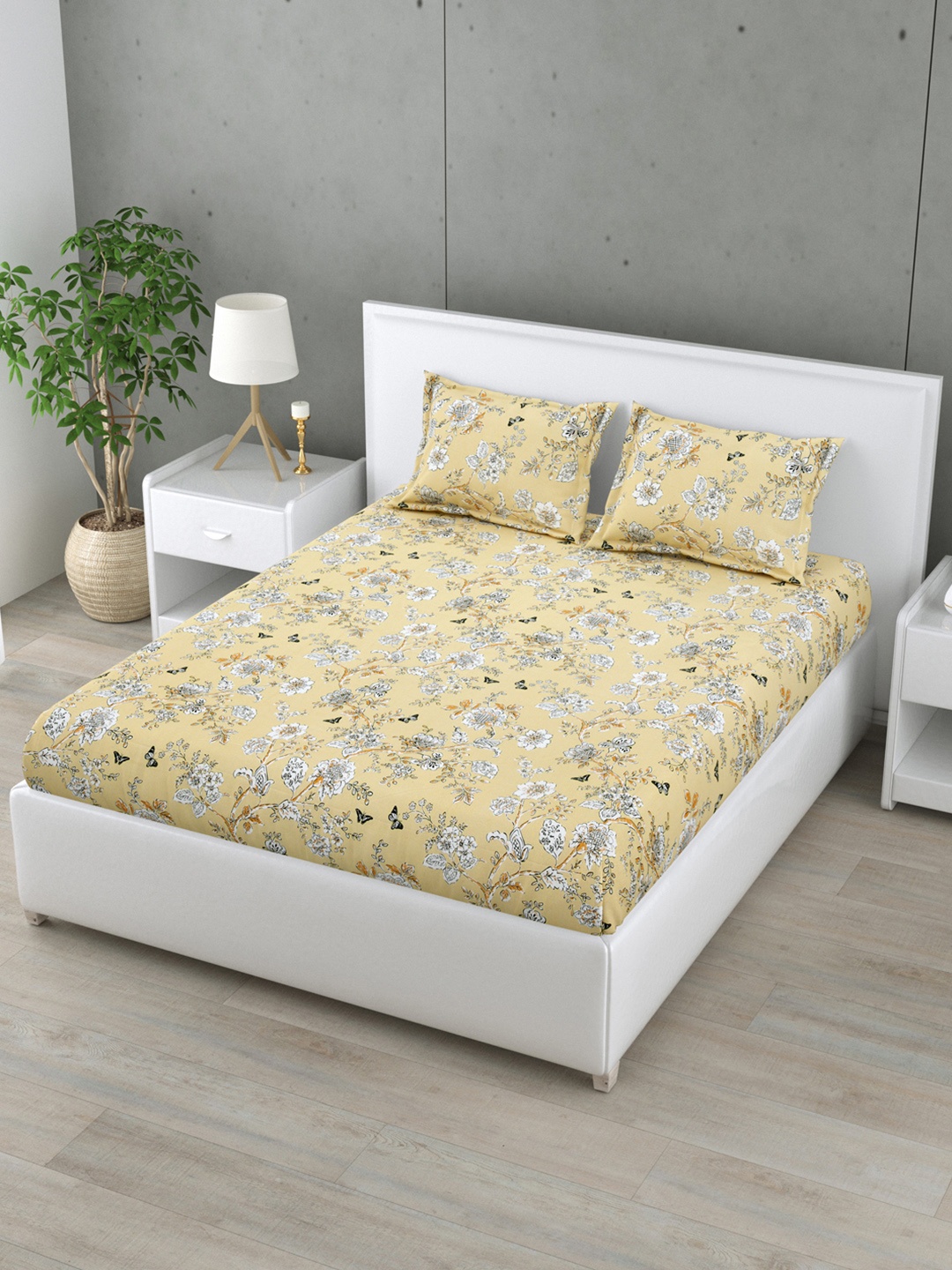 

HOME AFFAIRS Khaki & White Floral Cotton 160 TC King Bedsheet with 2 Pillow Covers