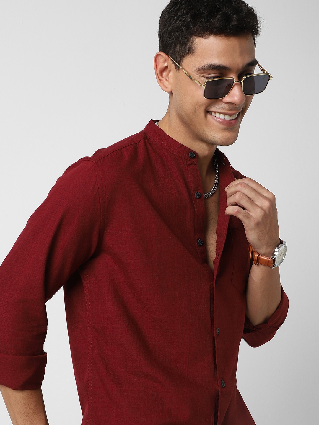 

VASTRADO Men Classic Slim Fit Opaque Casual Shirt, Maroon