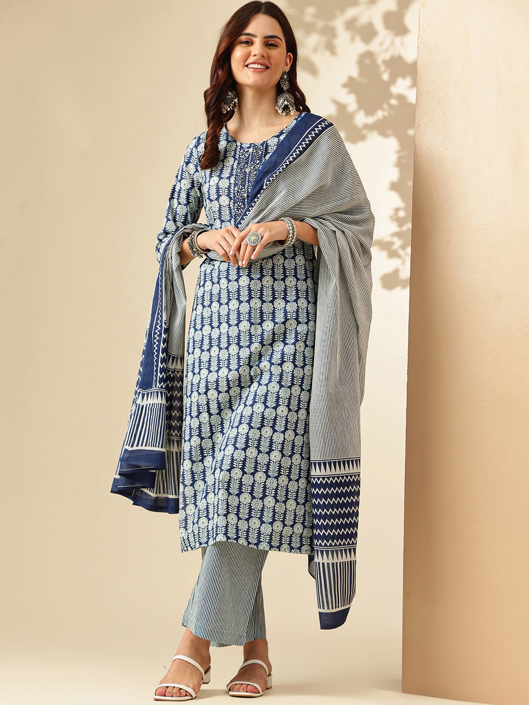 

Anouk Floral Printed Pure Cotton Round Neck Straight Kurta With Trouser &Dupatta, Blue