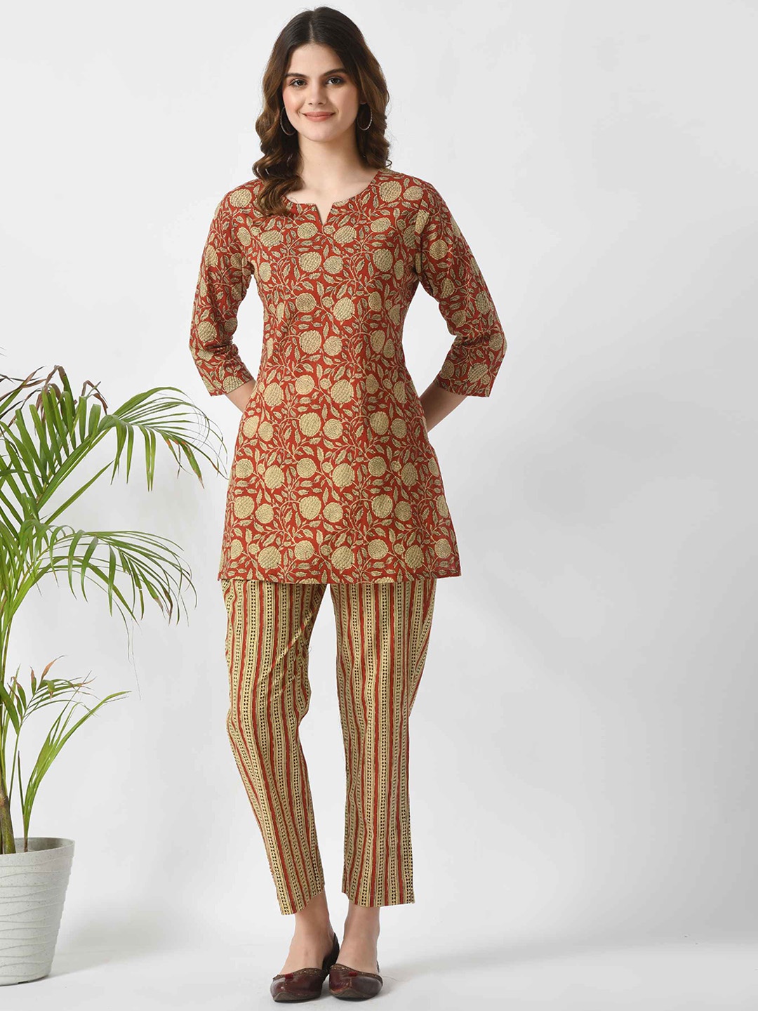 

DHANOTA Pure Cotton Printed Kurta Sets, Brown