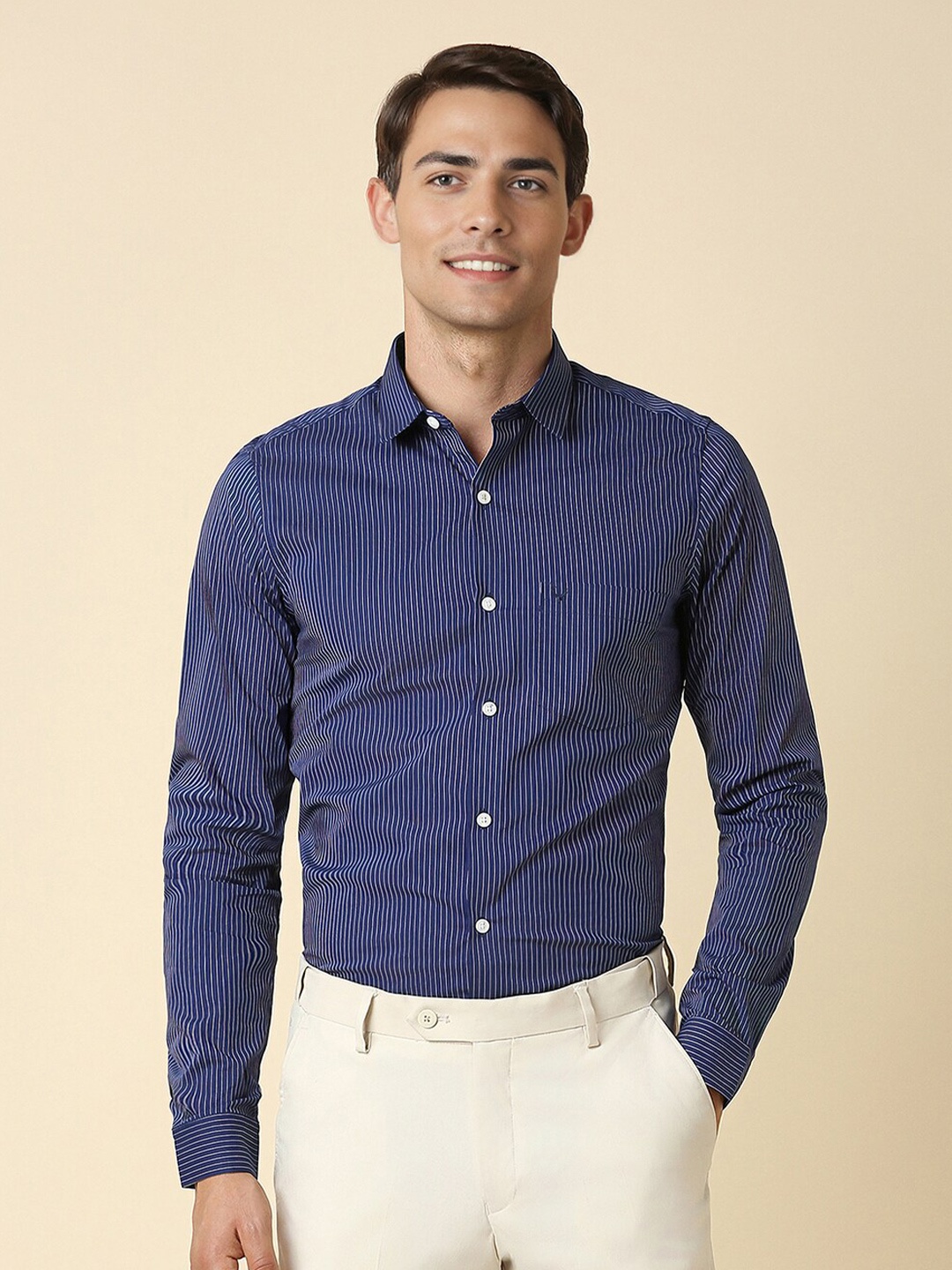 

Allen Solly Men Slim Fit Opaque Checked Formal Shirt, Blue