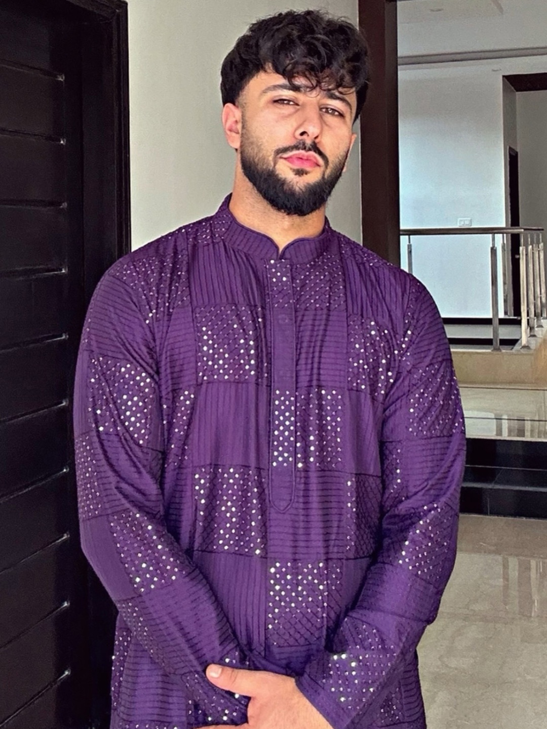 

KISAH Men Solid Textured Zari Regular Fit Kurta, Purple