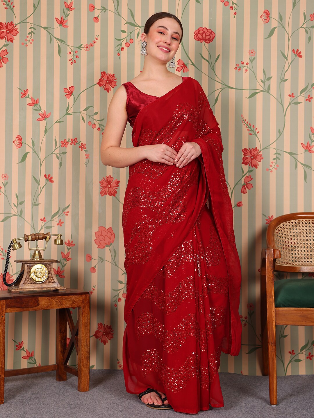 

Ode by House of Pataudi Embellished Sequinned Saree, Maroon