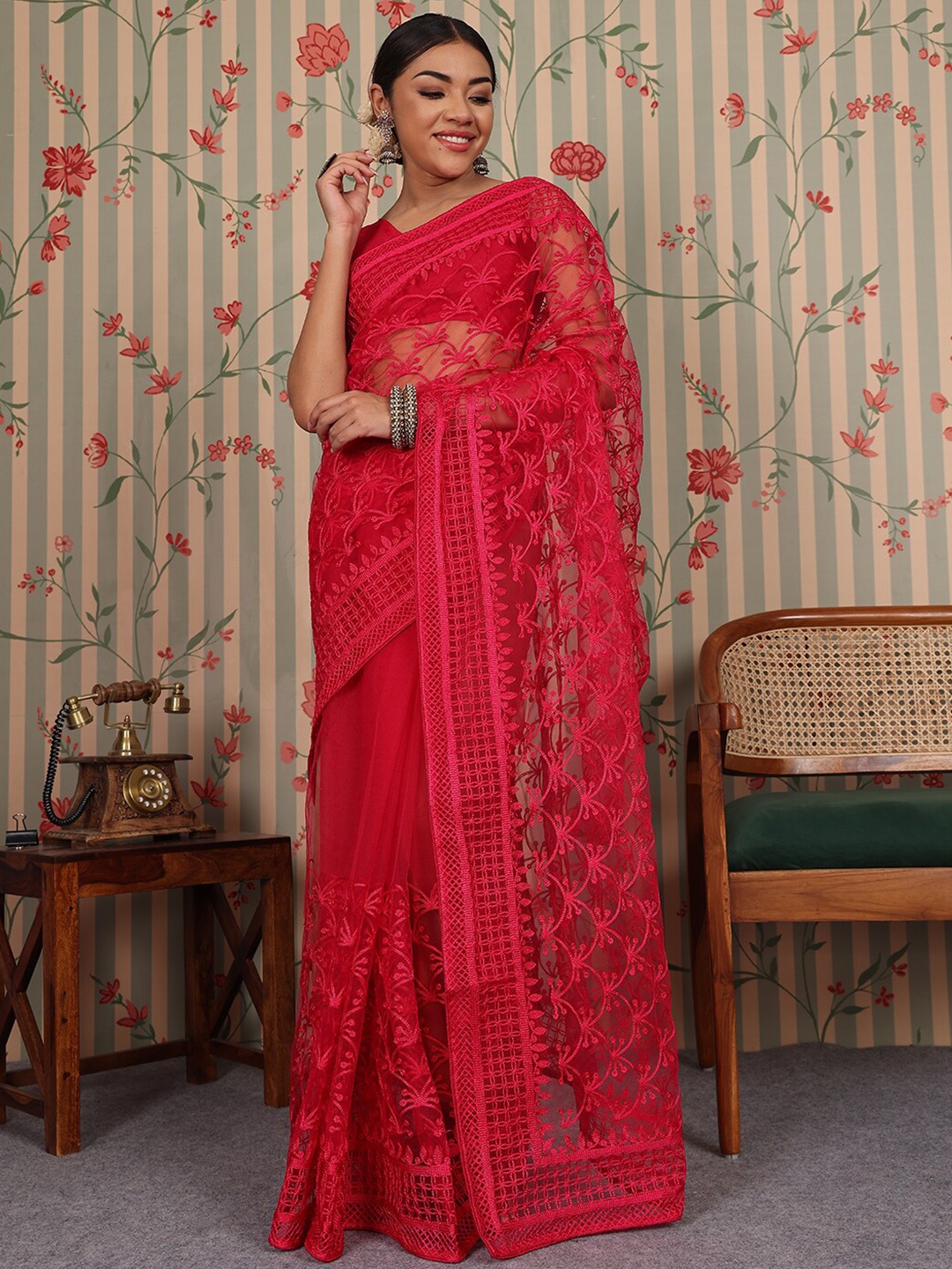 

Ode by House of Pataudi Embellished Embroidered Net Saree, Pink