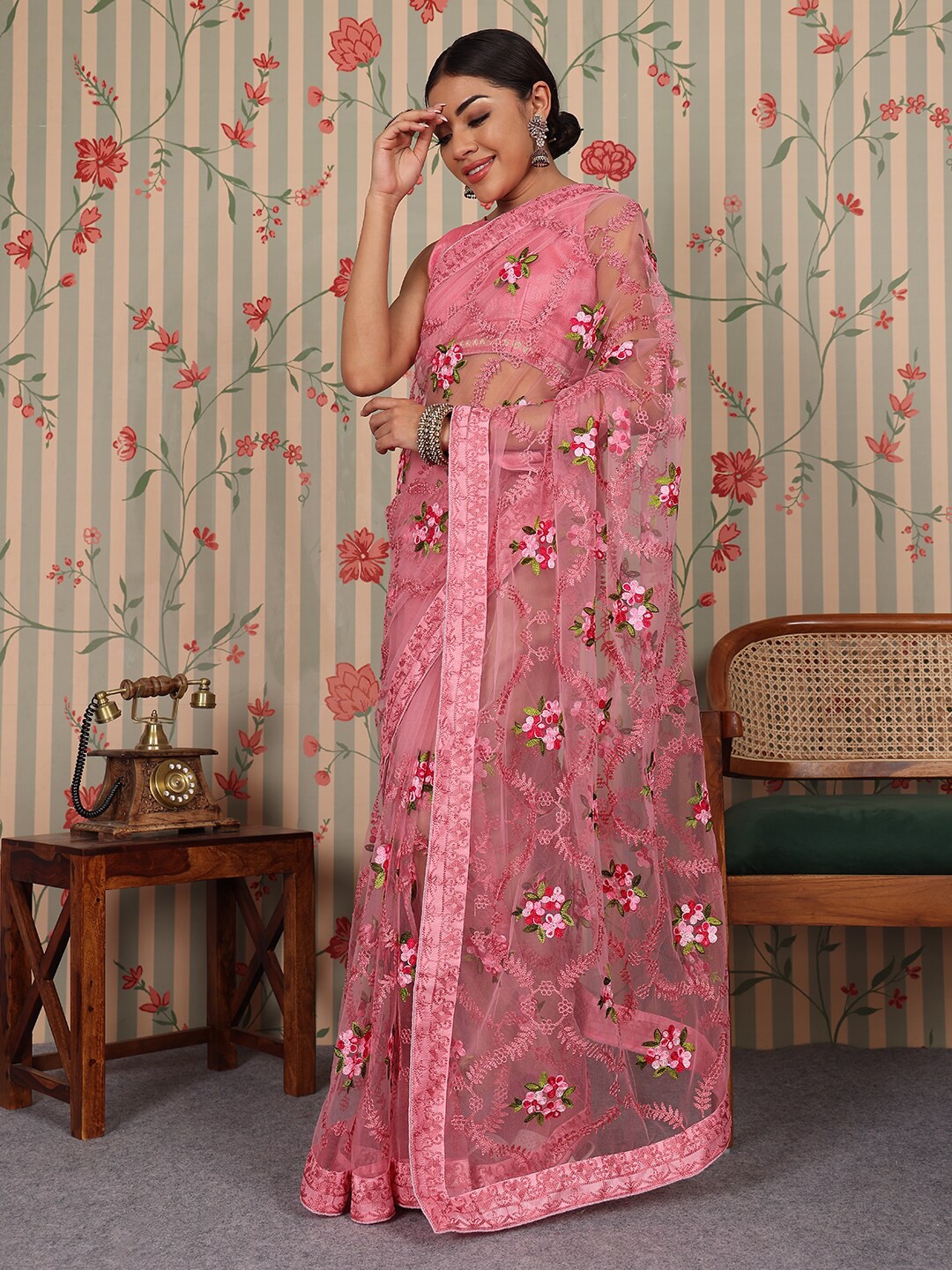 

Ode by House of Pataudi Embellished Embroidered Net Saree, Mauve