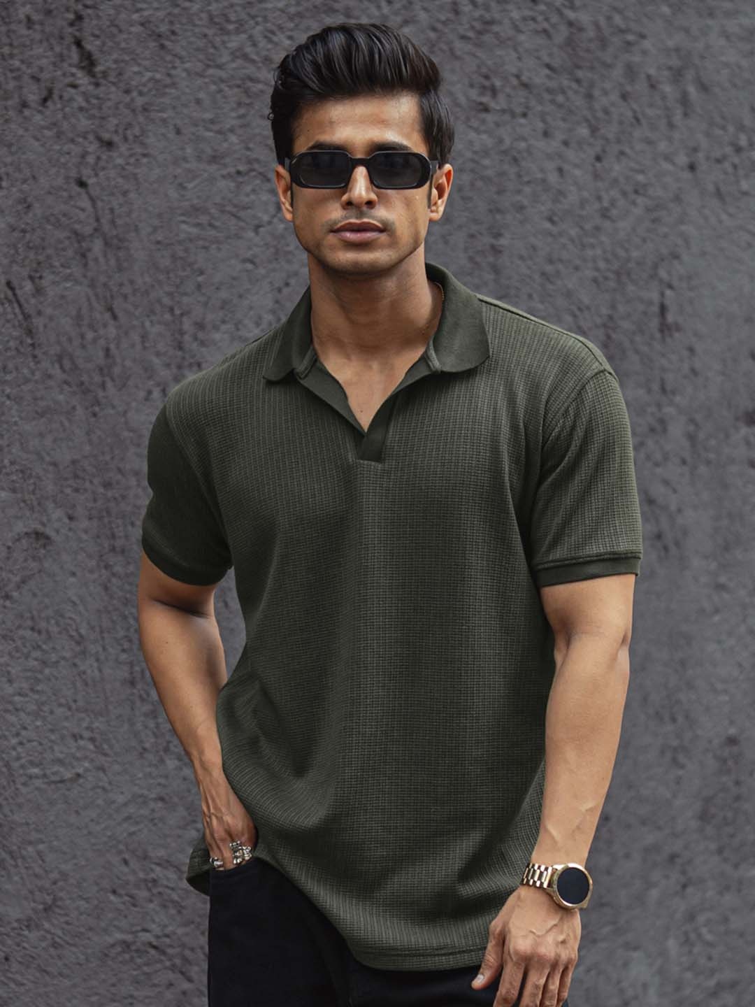 

Powerlook Men V-Neck Pockets T-shirt, Olive