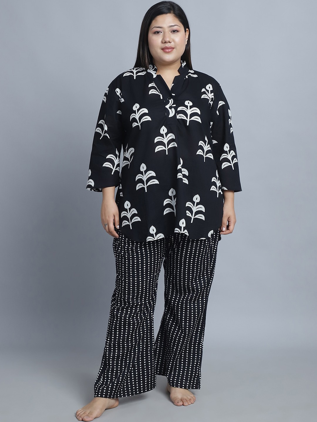 

TAG 7 Plus Size Printed Pure Cotton Night suit, Black