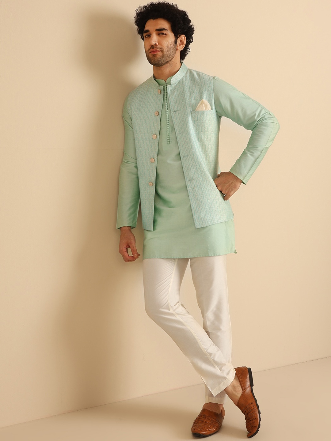 

KISAH Men Textured Zari Regular Fit Kurta Jacket Trouser Set, Green