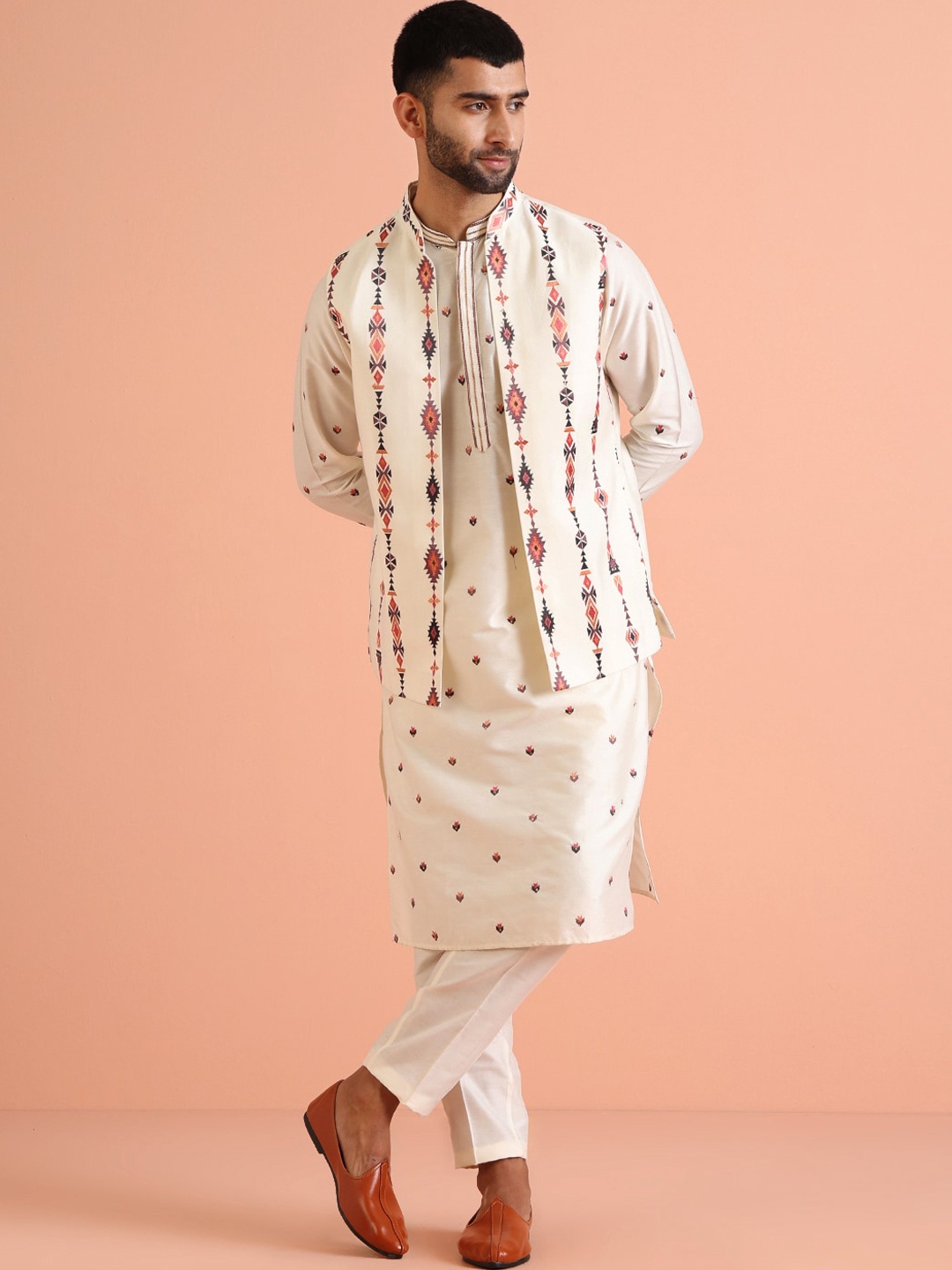 

KISAH Floral Embroidered Mandarin Collar Straight Kurta with Trousers & Nehru jacket, White