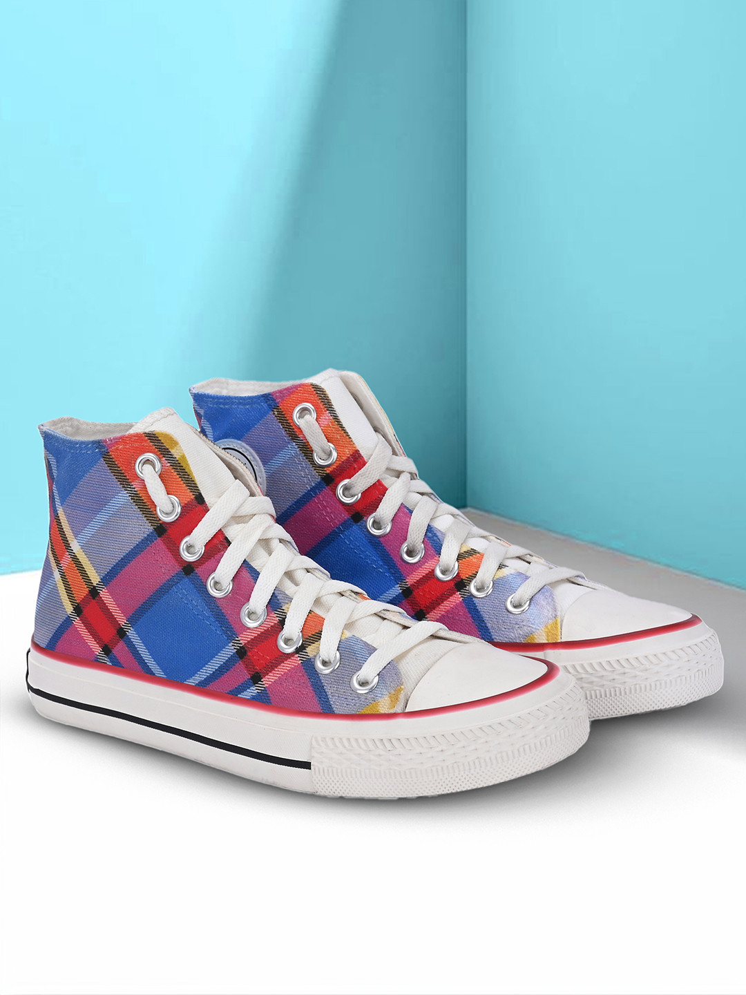 

CROWCIA LONDON Men Colourblocked Round Toe Lightweight Canvas Sneakers, Blue