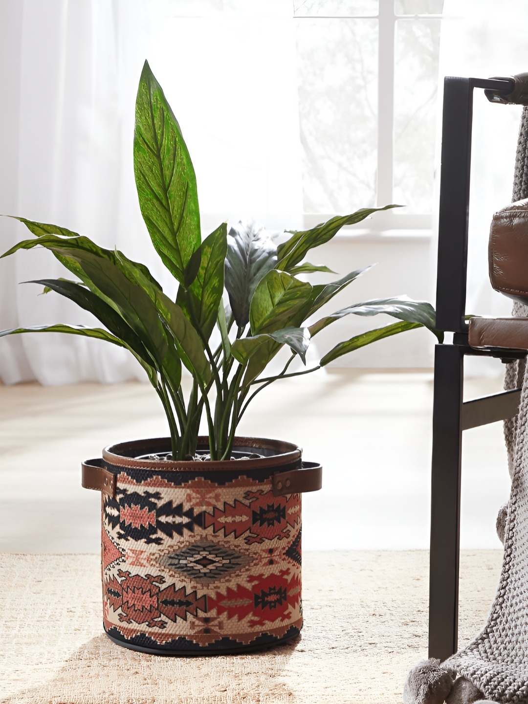 

Mona B Brown Jules Planter