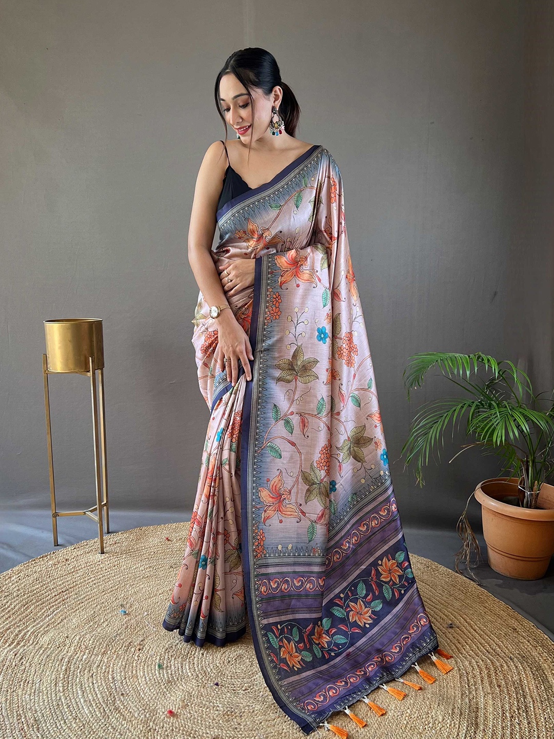 

Mitera Floral Printed Saree, Navy blue