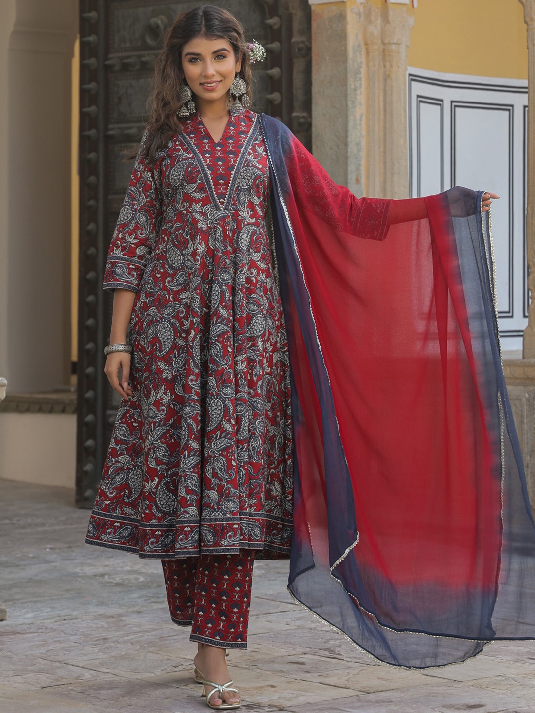 

Rain & Rainbow Paisley Printed Mandarin Collar Cotton A-Line Kurta With Trousers & Dupatta, Maroon