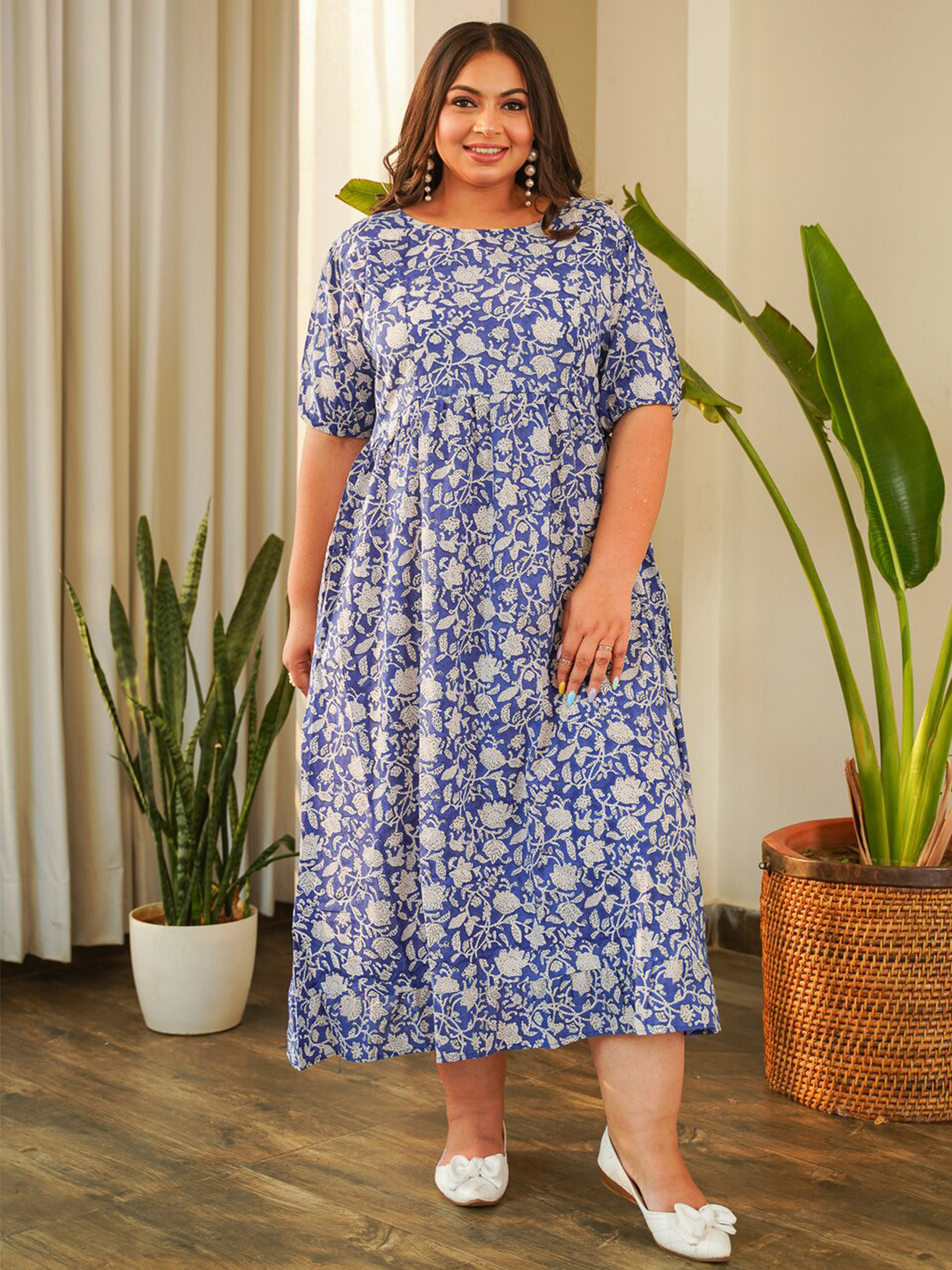 

NANGALIA RUCHIRA Women Floral Printed Puff Sleeve Cotton Fit & Flare Midi Dress, Blue