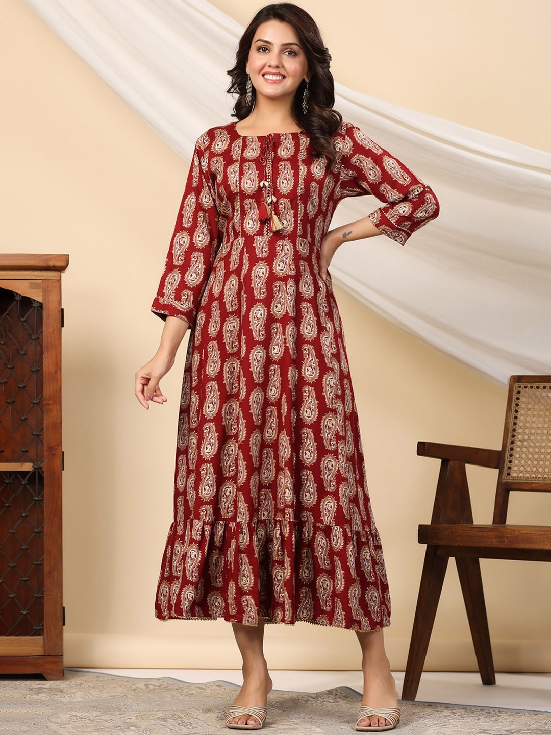 

KALINI Women Ethnic Motifs Printed Keyhole Neck Floral Kurta, Red