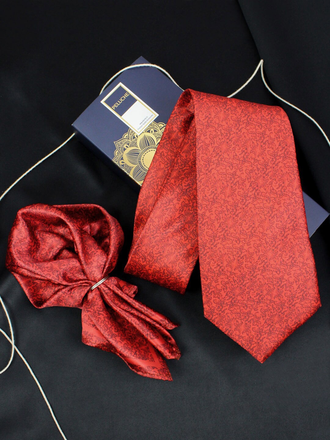 

PELUCHE Printed Broad Neck Tie & Pocket Square Accessory Gift Set, Red