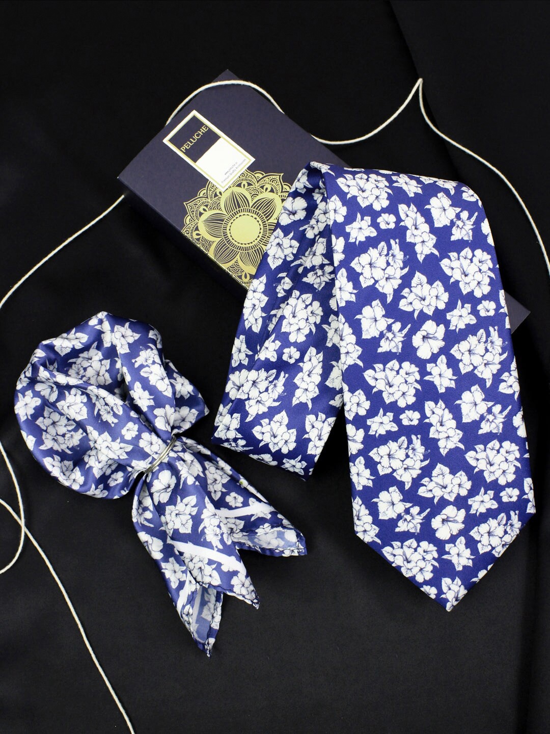 

PELUCHE Men Sky Blossom Printed Accessory Gift Set, Blue