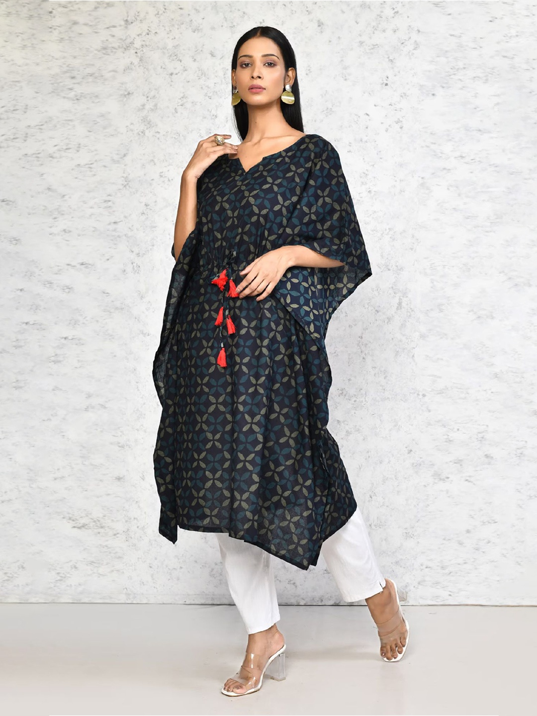 

MIRAVAN Floral Printed Printed Pure Cotton Kaftan Kurta, Navy blue