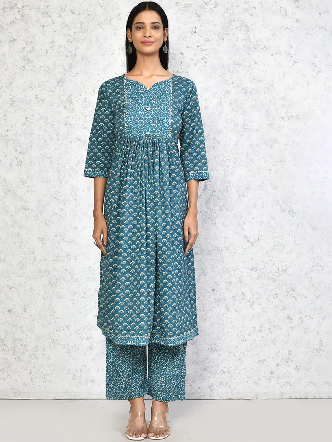 

MIRAVAN Notched Neck Floral Printed Pure Cotton A Line Kurta with Palazzo, Blue