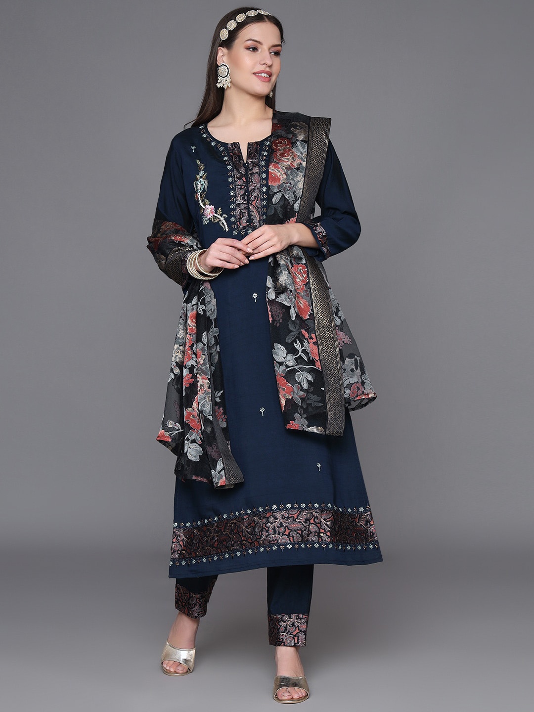

HEEPOSH Navy Blue Floral Embroidered Thread Work Straight Kurta With Trousers & Dupatta
