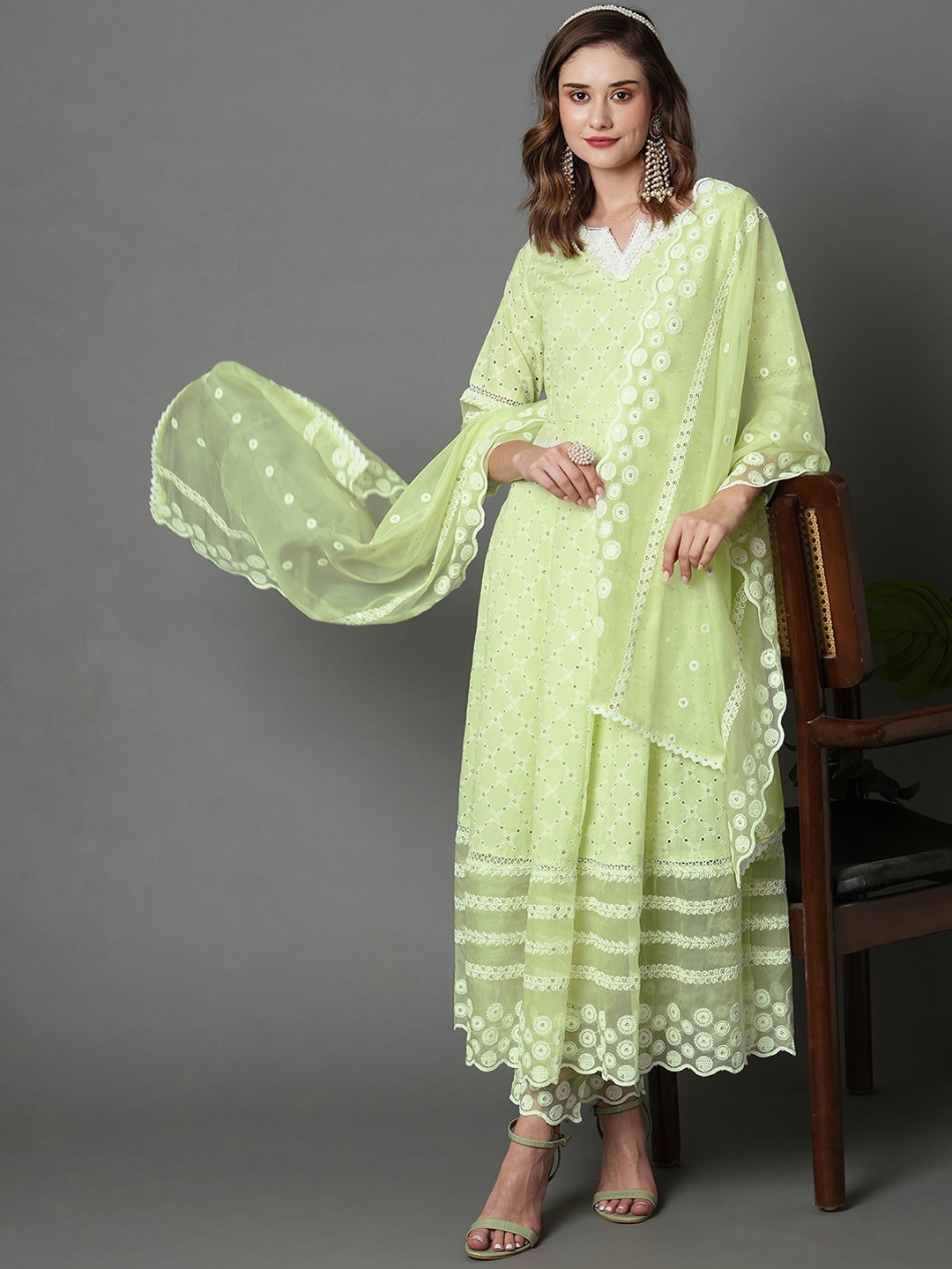 

HEEPOSH Geometric Embroidered Chikankari Pure Cotton Kurta with Trousers & Dupatta, Green