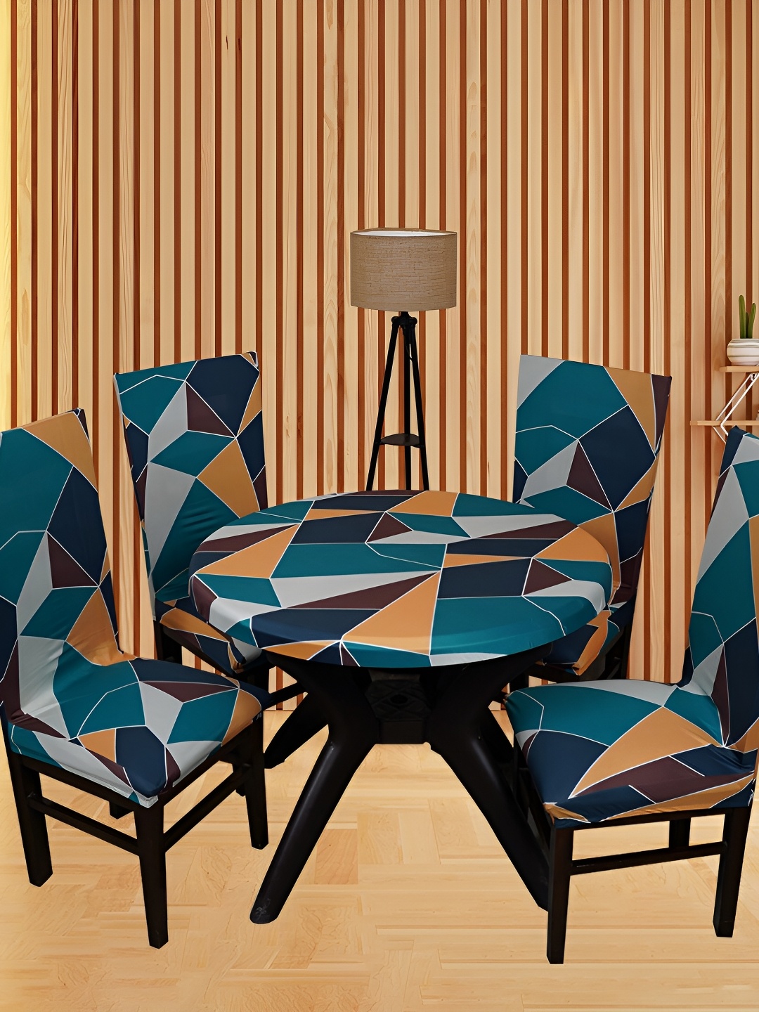 

Eleganta Green Geometric Printed Anti-Slip Round 4-Seater Table Cover