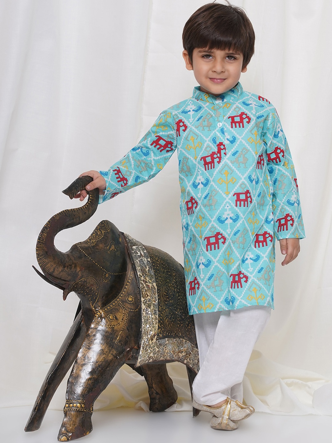 

Aj DEZInES Boys Printed Regular Pure Cotton Kurta with Pyjamas, Green