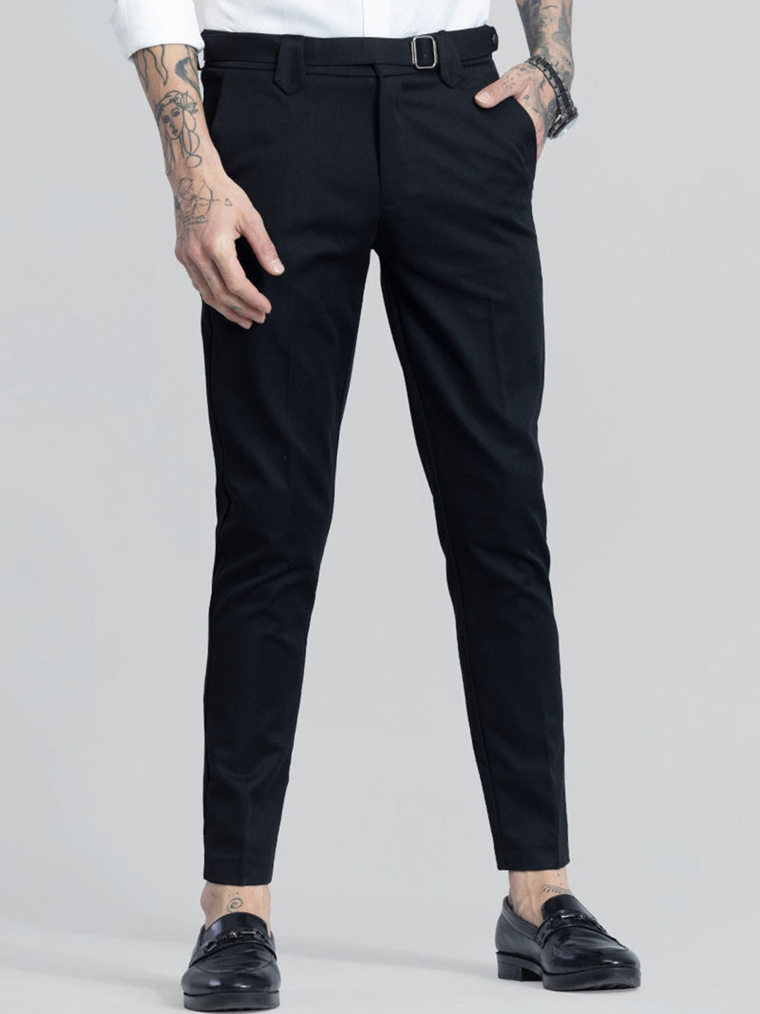 

Snitch Men Slim Fit Mid-Rise Chinos Trousers, Black