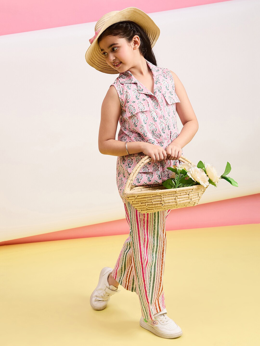 

Stylo Bug Girls Printed Shirt with Trouser, Pink