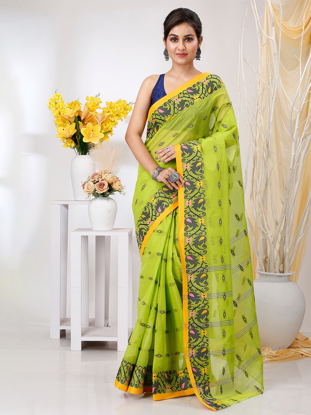 

DipDiya Ethnic Motifs Woven Design Pure Cotton Taant Saree, Green