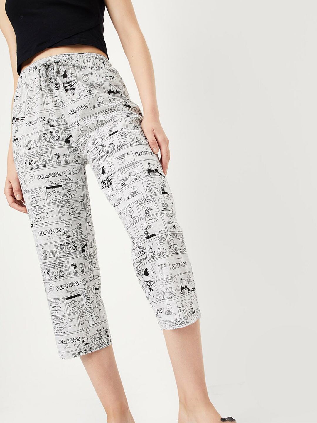 

max Women Mid-Rise Snoopy Printed Capris, Grey