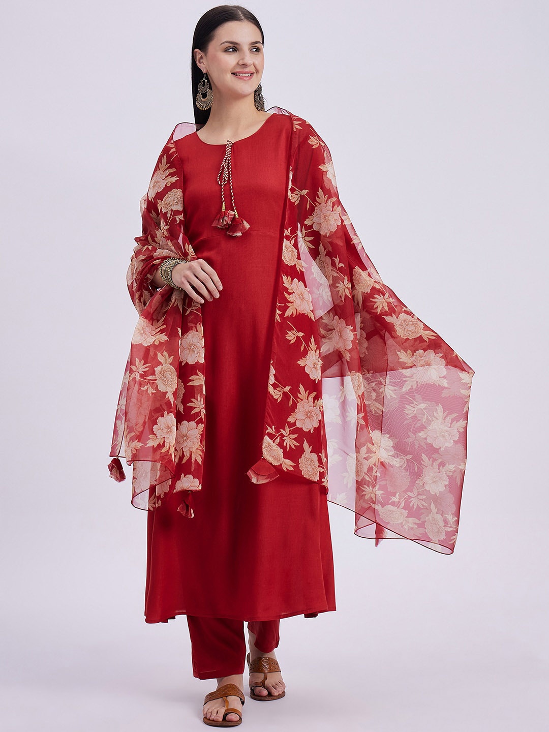 

Knitstudio Round Neck Regular Kurta With Trousers & Dupatta, Red