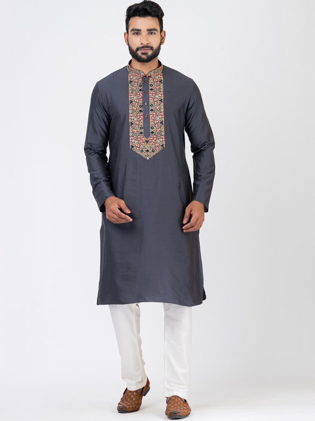 

HU - Handcrafted Uniquely Men Geometric Yoke Design Thread Work Handloom Kurta, Grey
