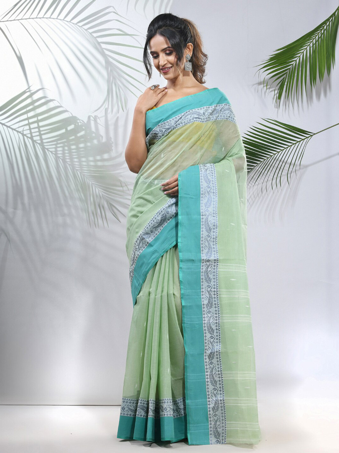 

Charukriti Ethnic Motifs Woven Design Pure Cotton Taant Saree, Green