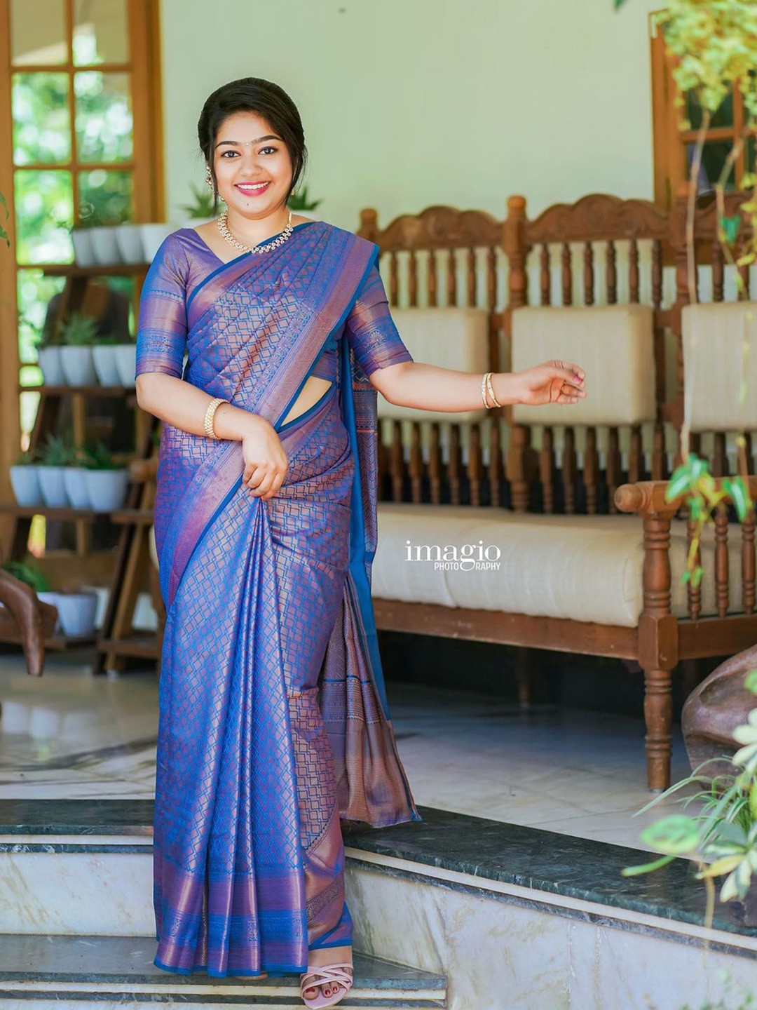 

RASVRITI Geometric Woven Design Zari Pure Silk Kanjeevaram Saree, Blue
