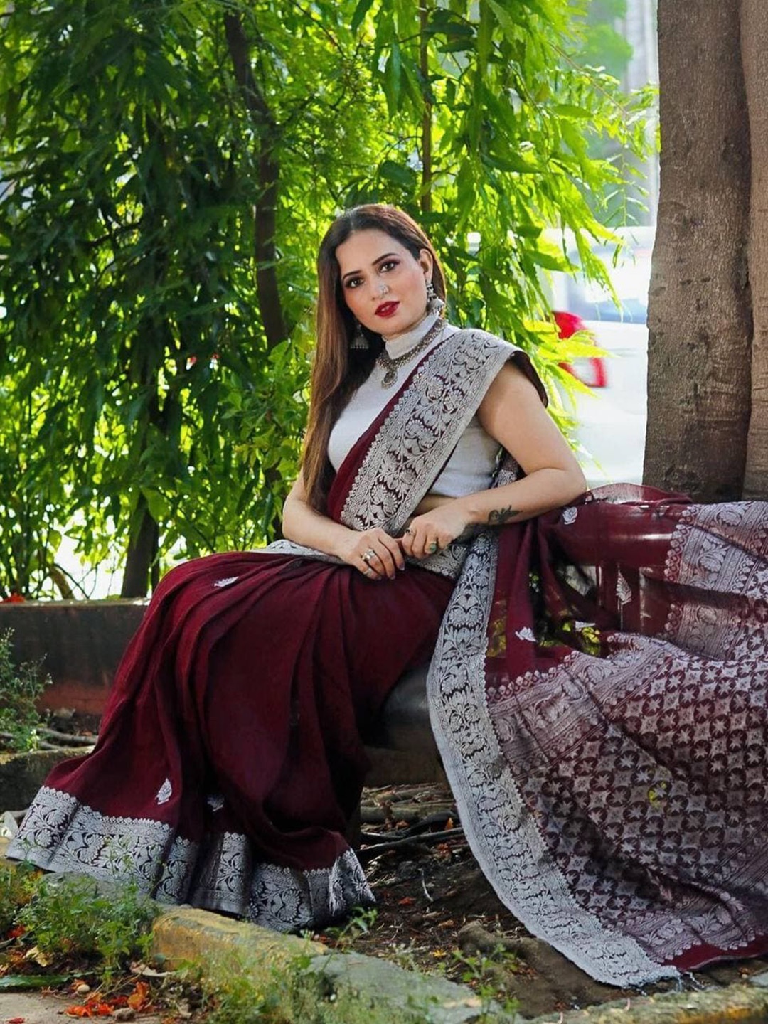 

RASVRITI Woven Design Zari Pure Silk Kanjeevaram Saree, Maroon