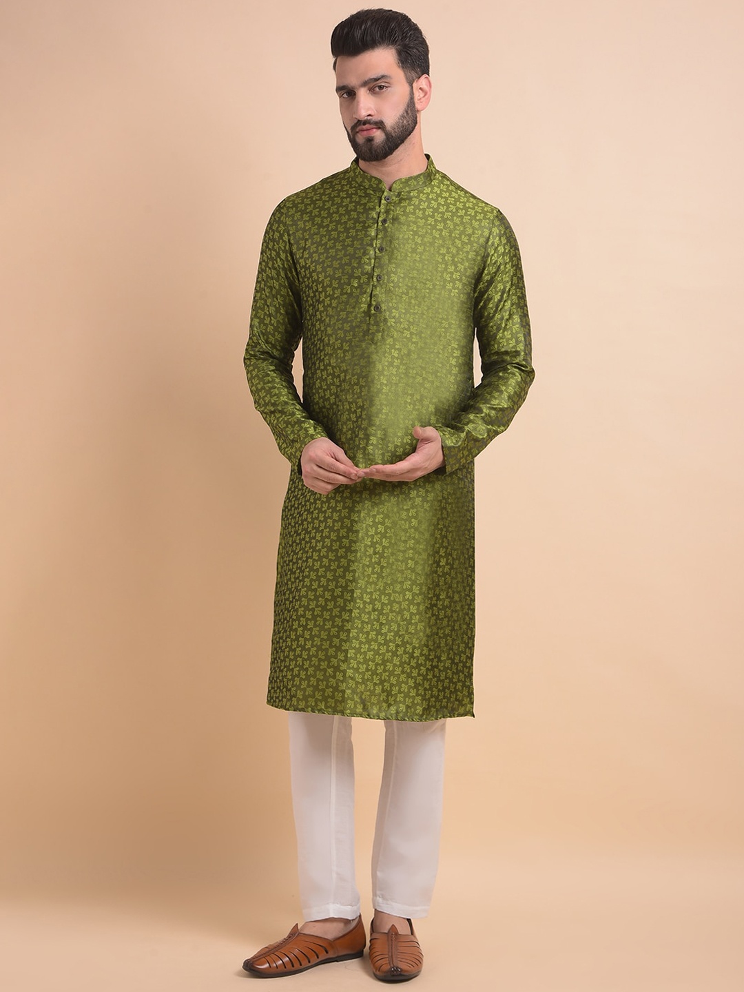 

Anouk Floral Printed Mandarin Collar Long Sleeves Straight Kurta with Pyjama, Olive