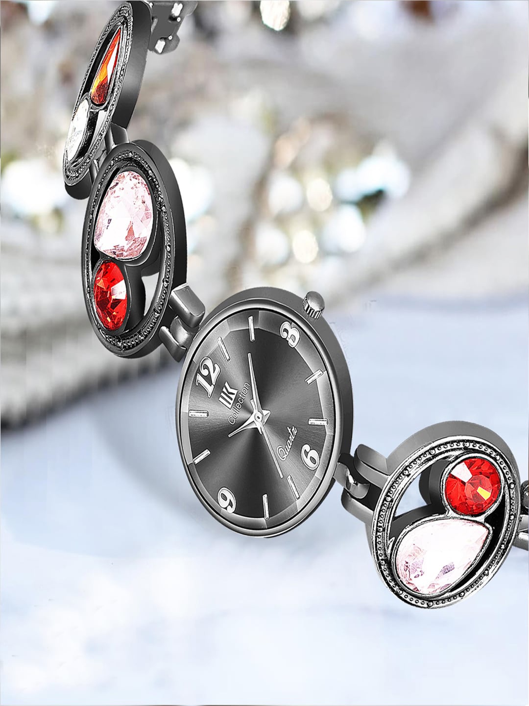 

IIK COLLECTION Girls Round Dial Stainless Steel Bracelet Chain Straps Analogue Watch, Black